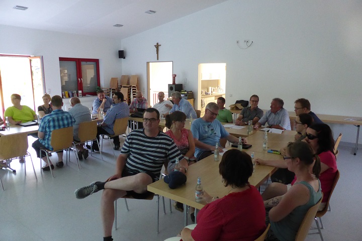 02.07.2015 - Errichtung eines Kinder-Spielfelds